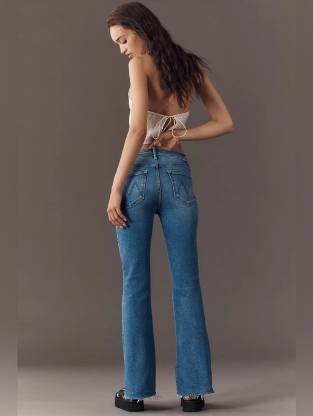 MOTHER The Weekender Fray Jeans Groovin 26 - Picture 2 of 16